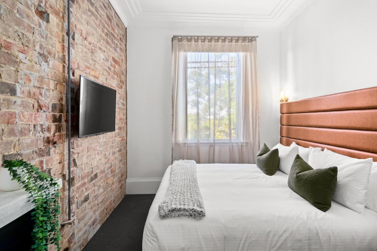 Grand Hotel And Studios Wyong Extérieur photo