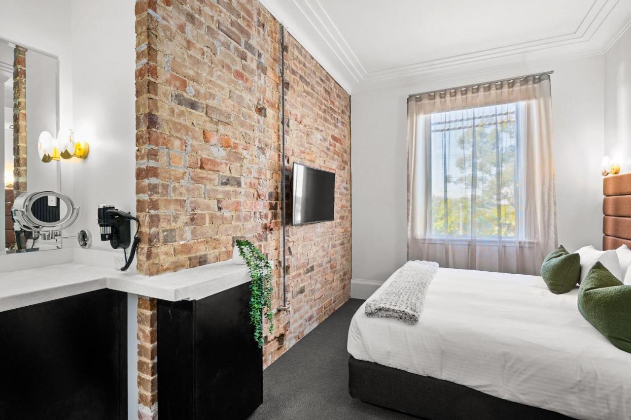 Grand Hotel And Studios Wyong Extérieur photo