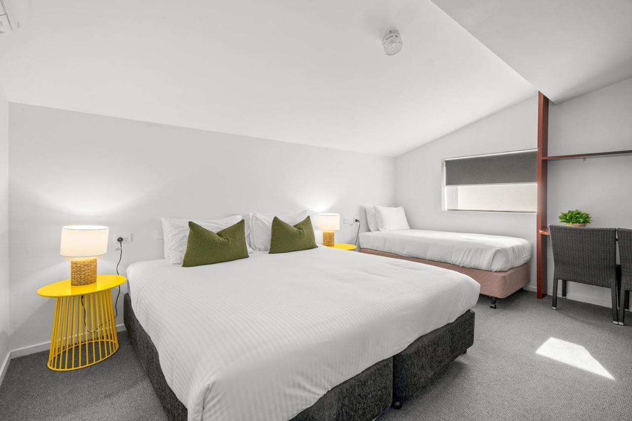 Grand Hotel And Studios Wyong Extérieur photo