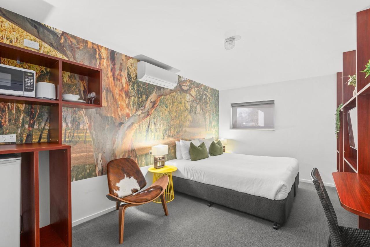 Grand Hotel And Studios Wyong Extérieur photo