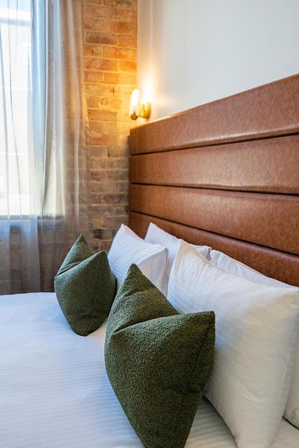 Grand Hotel And Studios Wyong Extérieur photo
