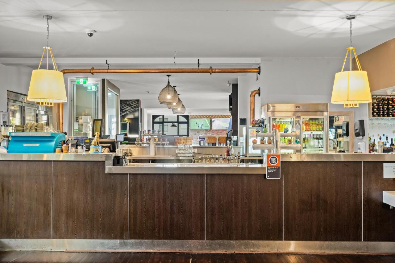 Grand Hotel And Studios Wyong Extérieur photo