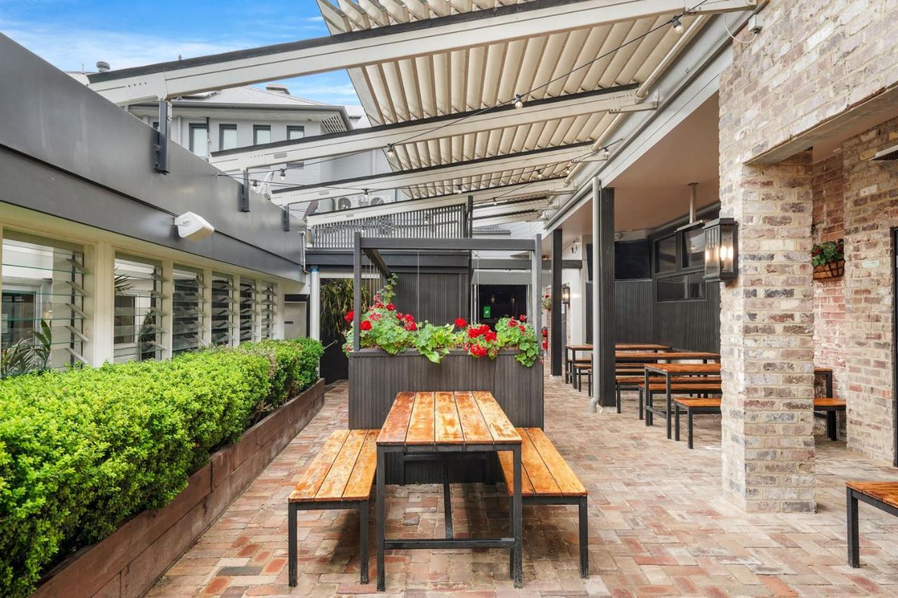 Grand Hotel And Studios Wyong Extérieur photo