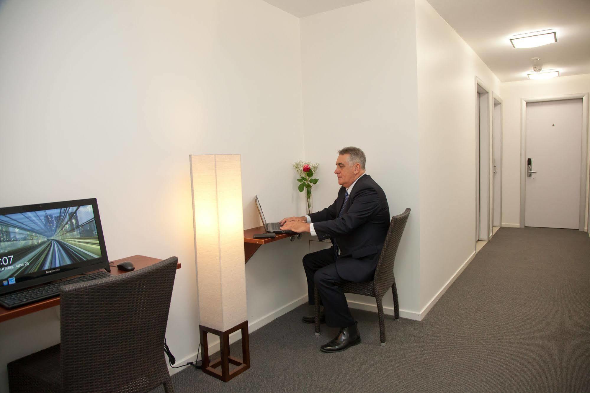 Grand Hotel And Studios Wyong Extérieur photo